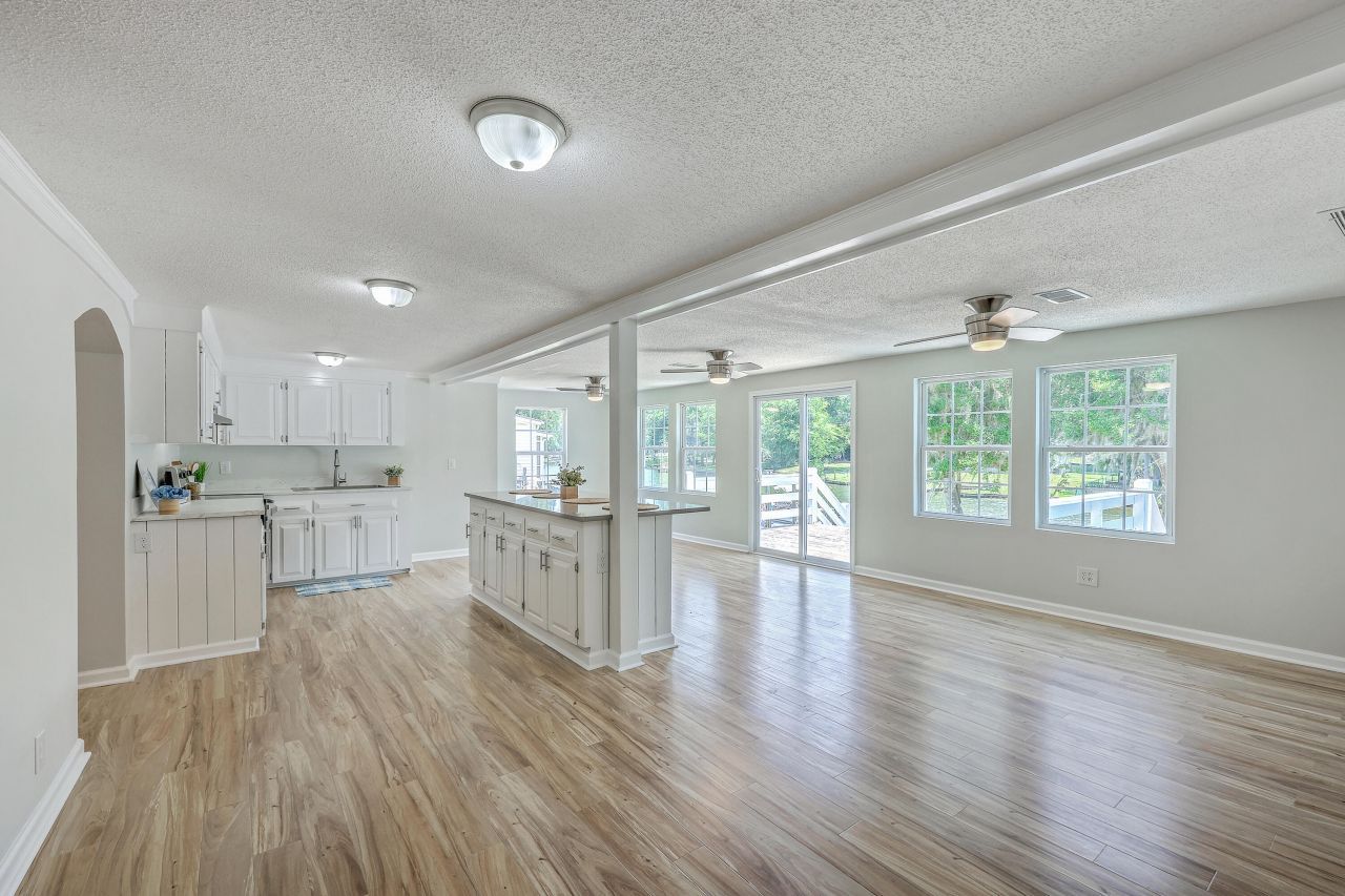 1303 Delano Street Photo 33