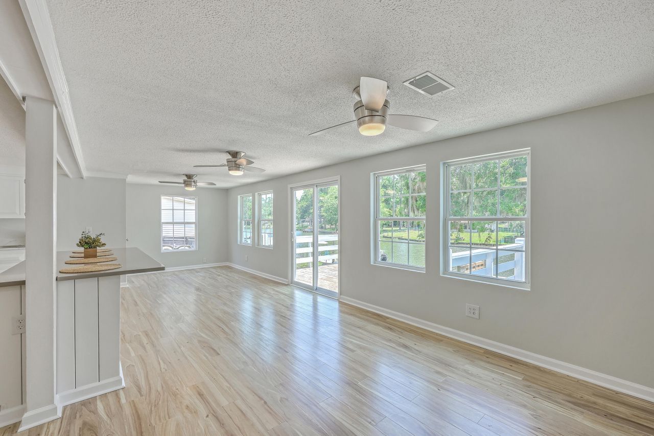 1303 Delano Street Photo 34