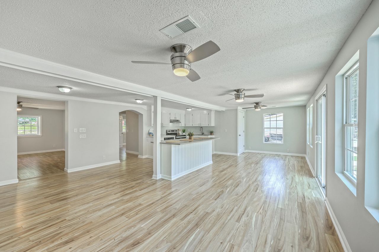 1303 Delano Street Photo 35