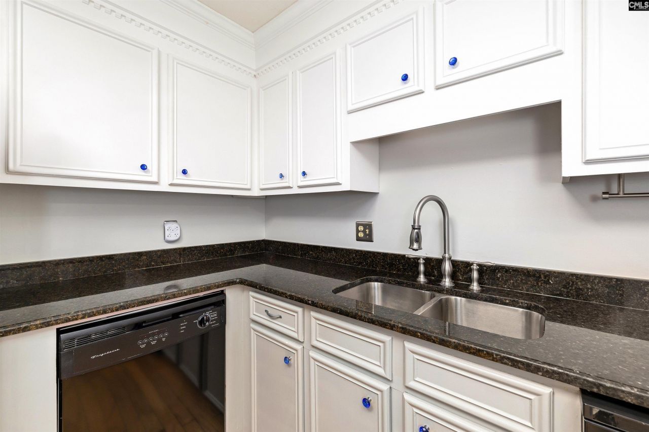 2112 Bee Ridge Road Photo 11