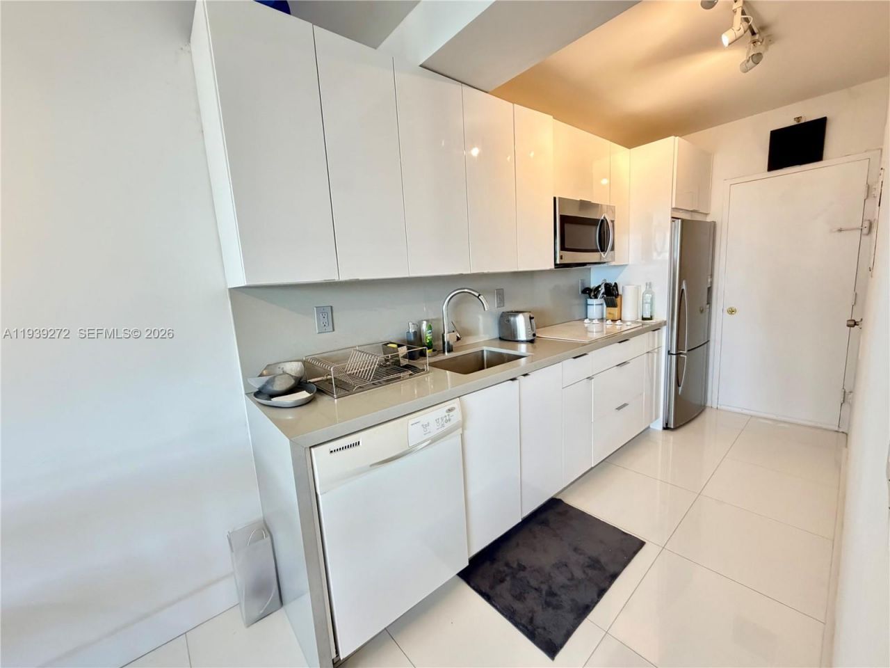 100 Lincoln Rd, Unit 1230, Miami Beach, FL 33139 Photo
