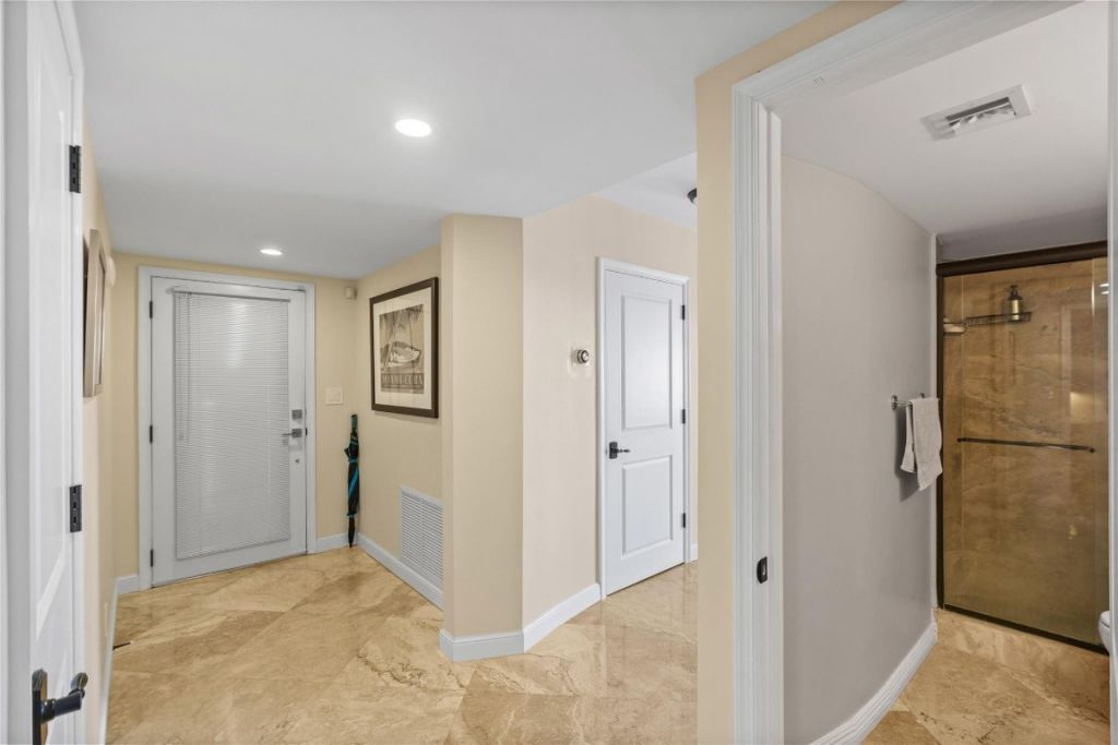 3050 NE 47th Court, Unit 606, Fort Lauderdale, FL 33308 Photo