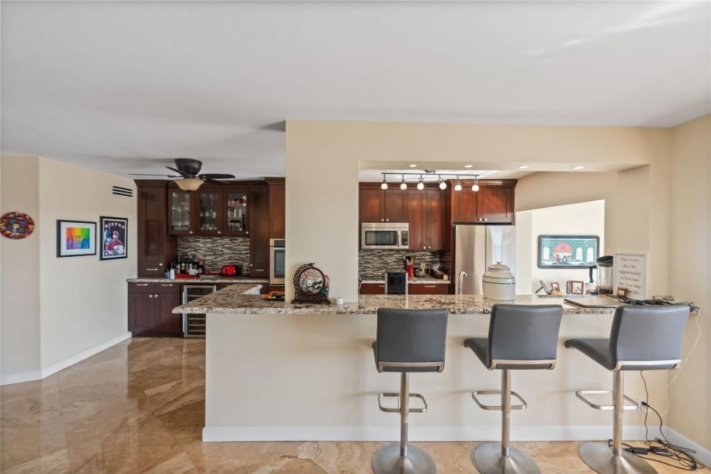 3050 NE 47th Court, Unit 606, Fort Lauderdale, FL 33308 Photo