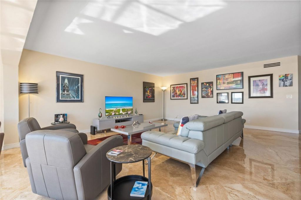 3050 NE 47th Court, Unit 606, Fort Lauderdale, FL 33308 Photo