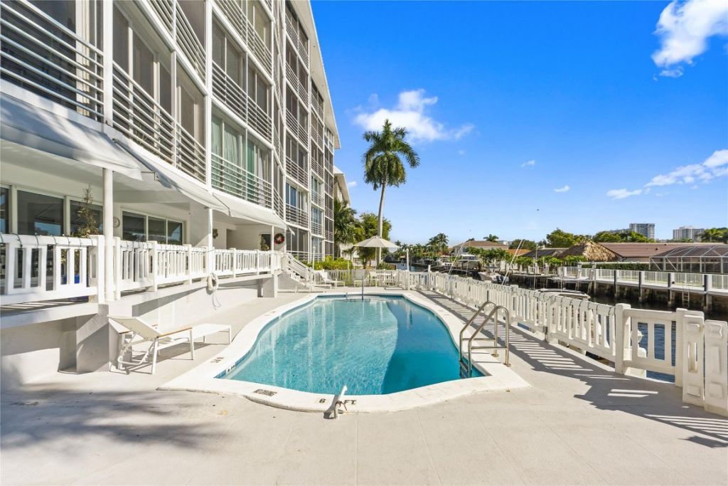 3050 NE 47th Court, Unit 606, Fort Lauderdale, FL 33308 Photo