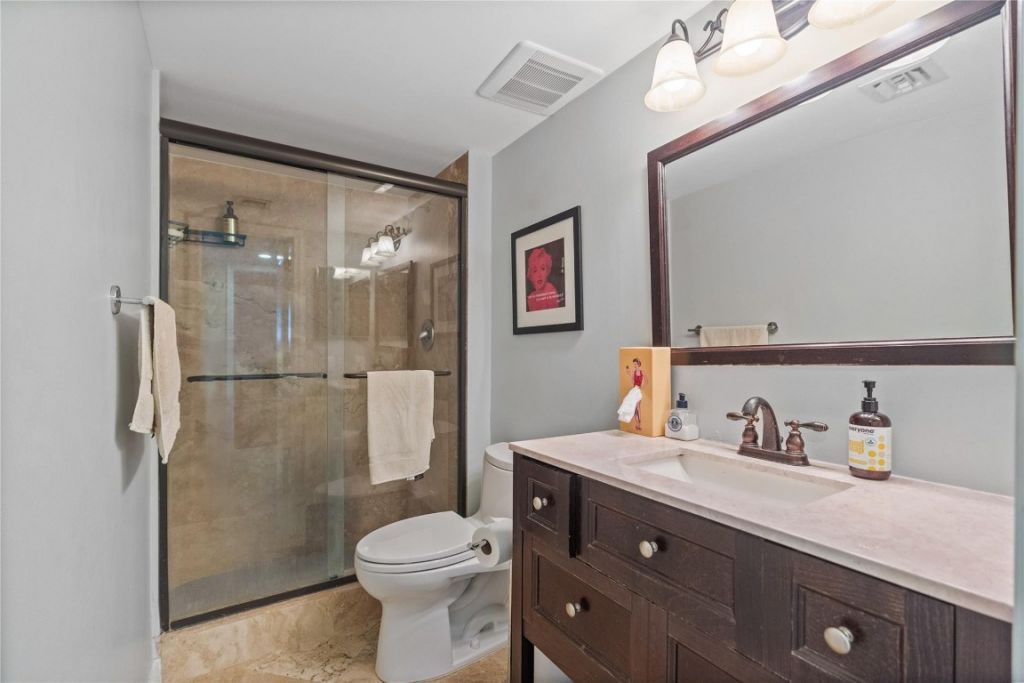 3050 NE 47th Court, Unit 606, Fort Lauderdale, FL 33308 Photo