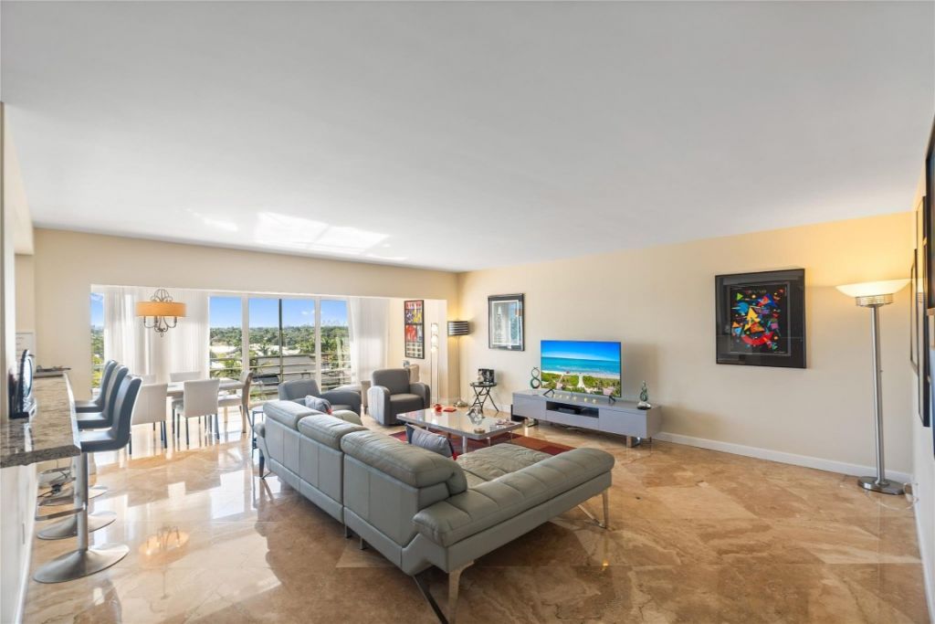 3050 NE 47th Court, Unit 606, Fort Lauderdale, FL 33308 Photo