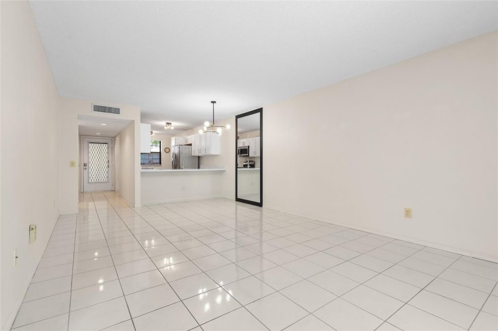 9676 W Mcnab Road, Unit 110, Fort Lauderdale, FL 33321 Photo