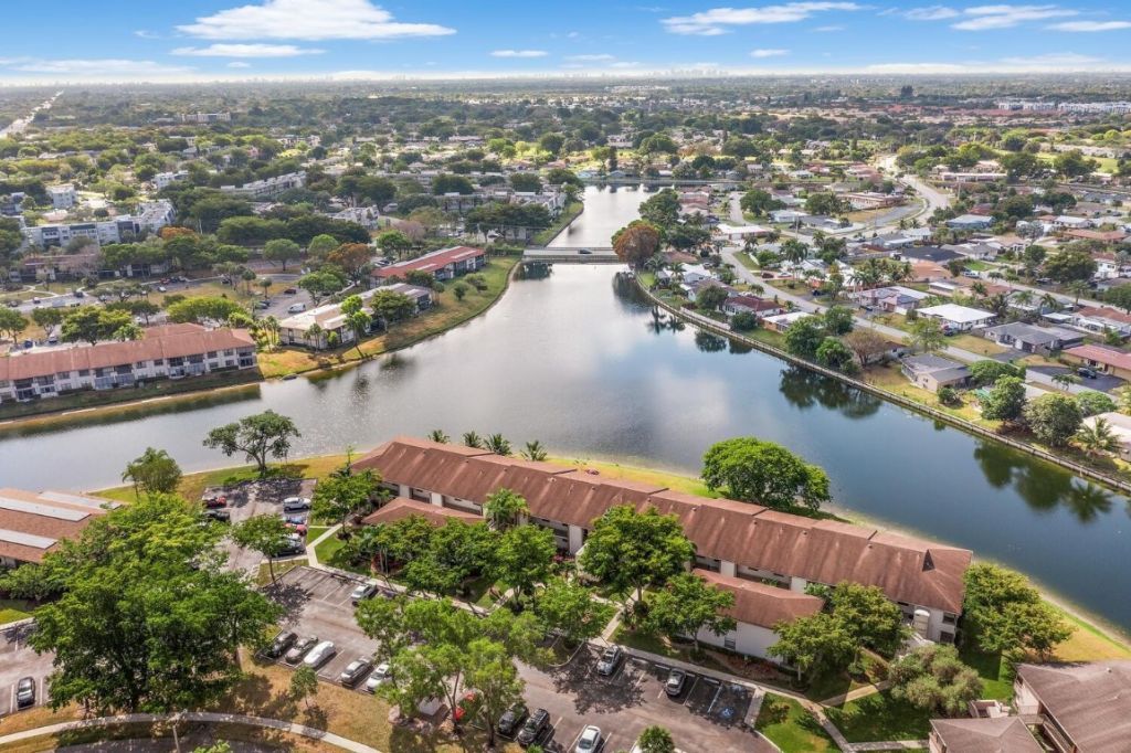 9676 W Mcnab Road, Unit 110, Fort Lauderdale, FL 33321 Photo