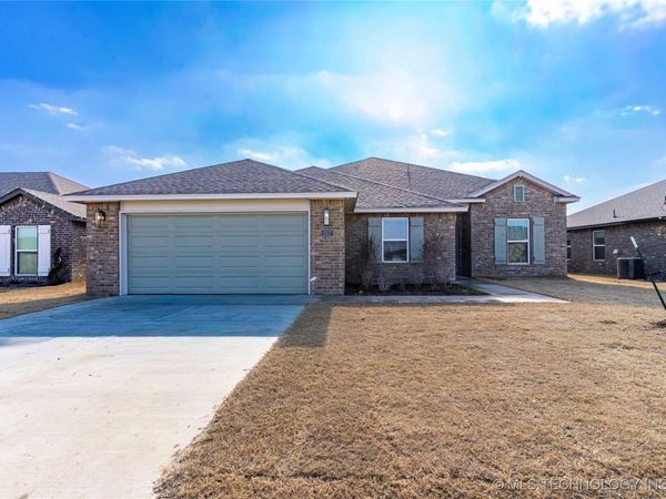 2517 W South Street, Collinsville, OK 74021