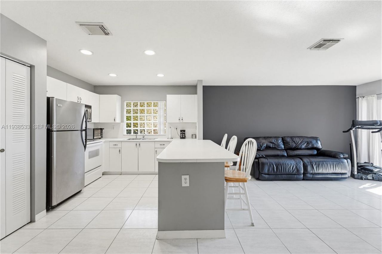 15474 SW 32nd Ter, Miami, FL 33185 Photo