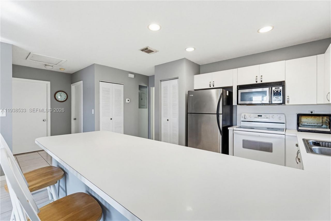 15474 SW 32nd Ter, Miami, FL 33185 Photo