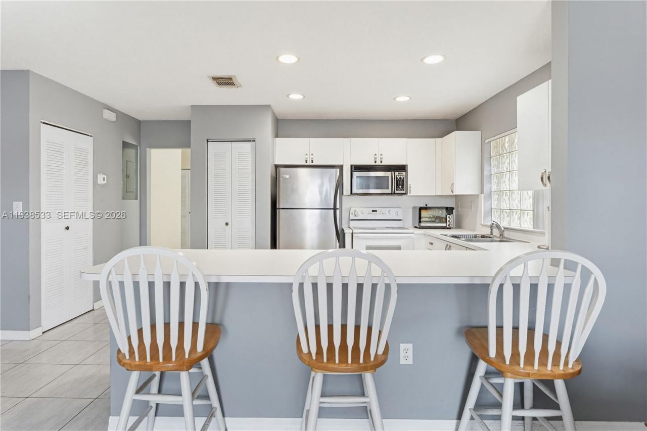 15474 SW 32nd Ter, Miami, FL 33185 Photo