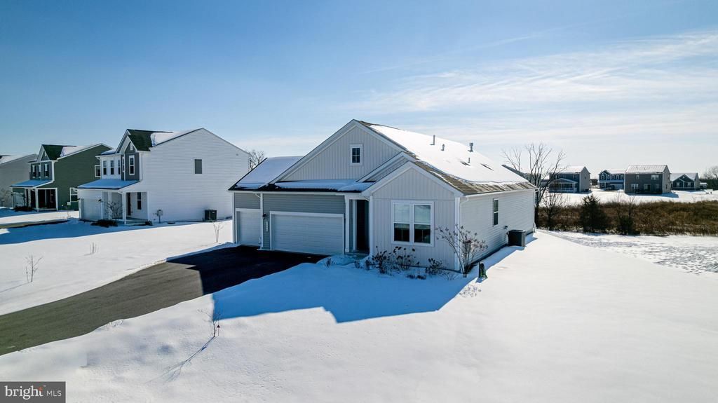 2098 MANDARIN DRIVE Chambersburg, PA 17202