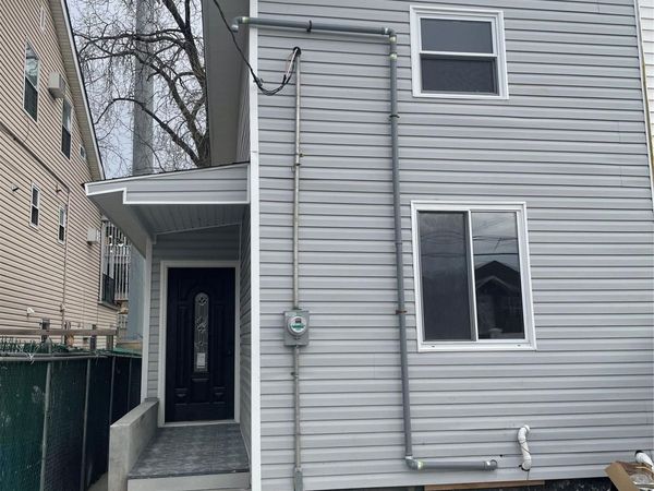 10481 165th Street, Jamaica, NY 11433
