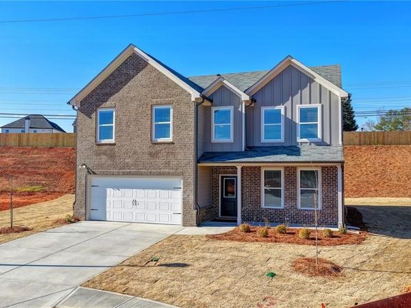 689 Rodeo Drive, Auburn, GA 30011