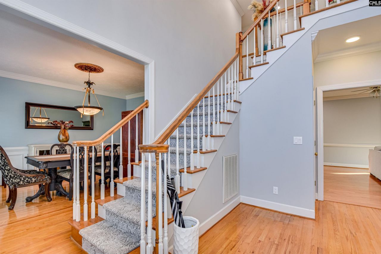 605 Whitewood Way Photo 4