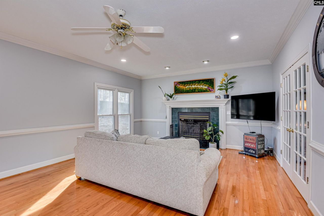 605 Whitewood Way Photo 6