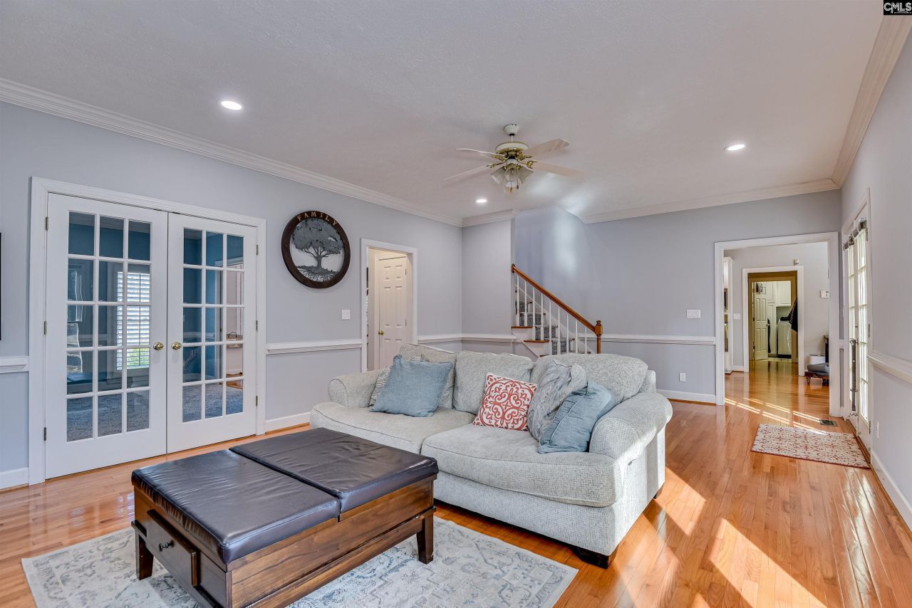 605 Whitewood Way Photo 7