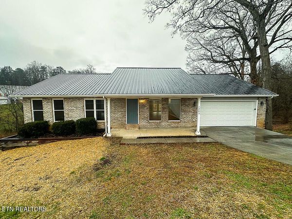 1203 Clendenen Rd, Maryville, TN 37801