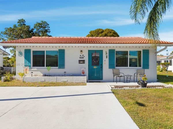 5723 NW 87th Ave, Tamarac, FL 33321