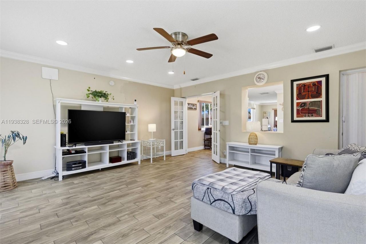 5723 NW 87th Ave, Tamarac, FL 33321 Photo