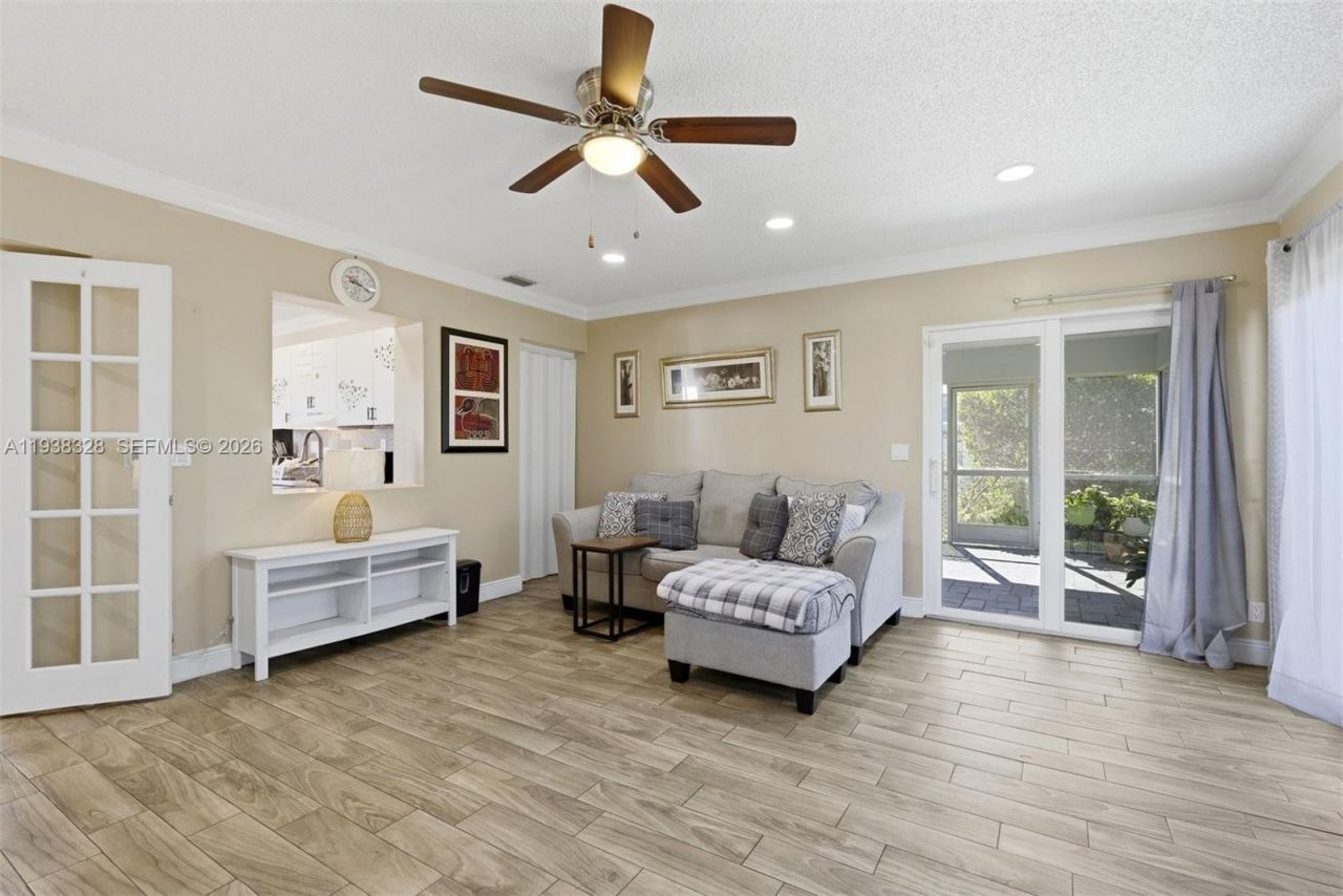 5723 NW 87th Ave, Tamarac, FL 33321 Photo