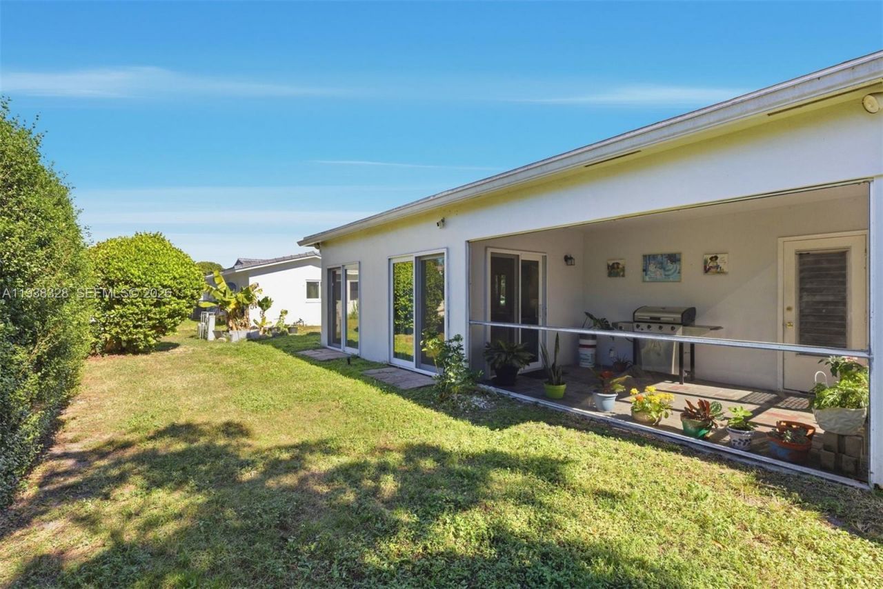 5723 NW 87th Ave, Tamarac, FL 33321 Photo