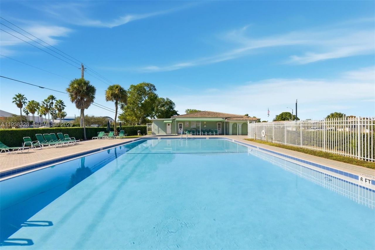 5723 NW 87th Ave, Tamarac, FL 33321 Photo