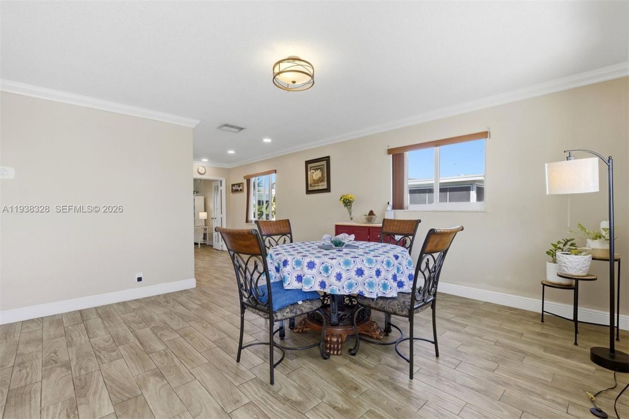 5723 NW 87th Ave, Tamarac, FL 33321 Photo