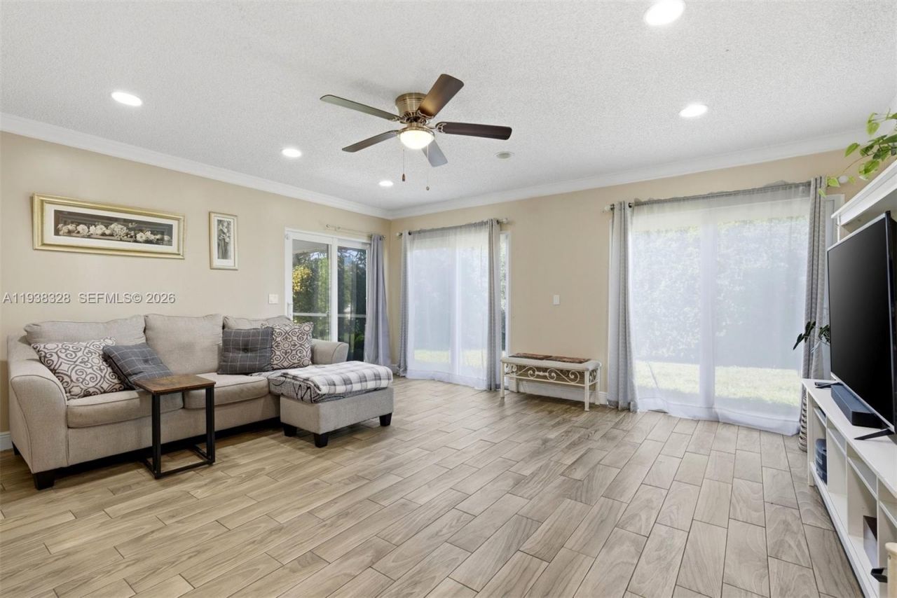 5723 NW 87th Ave, Tamarac, FL 33321 Photo