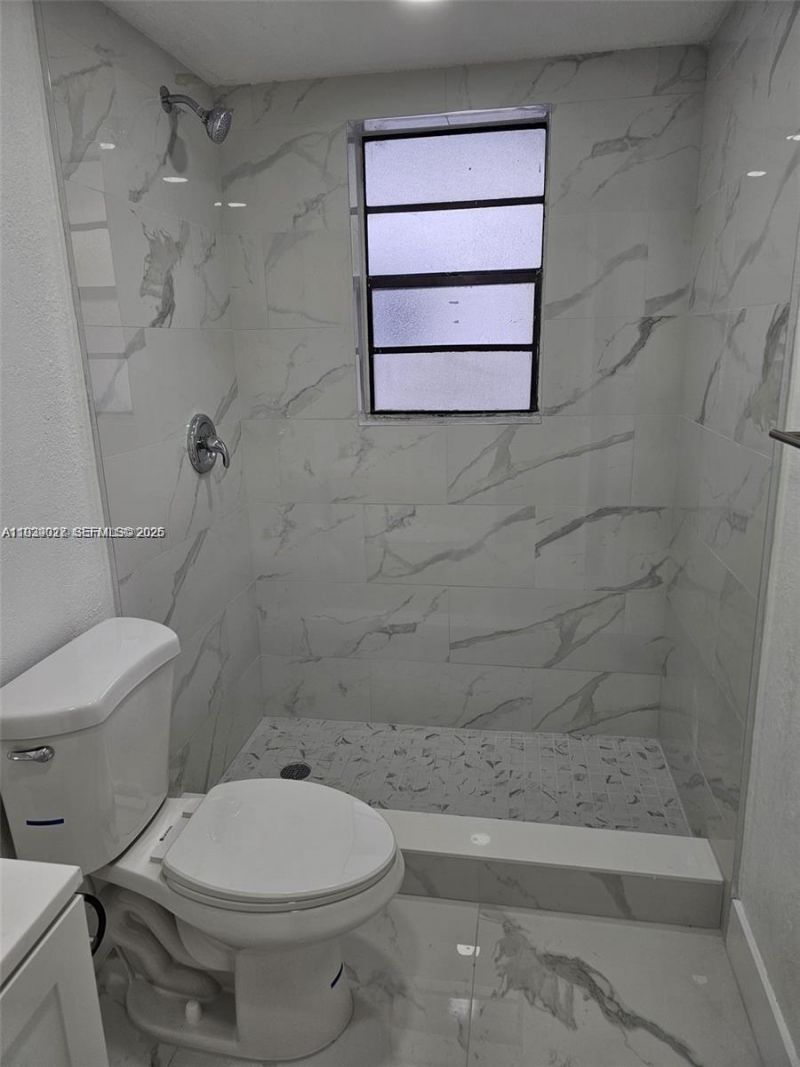 9440 Fontainebleau Blvd, Unit 203, Miami, FL 33172 Photo