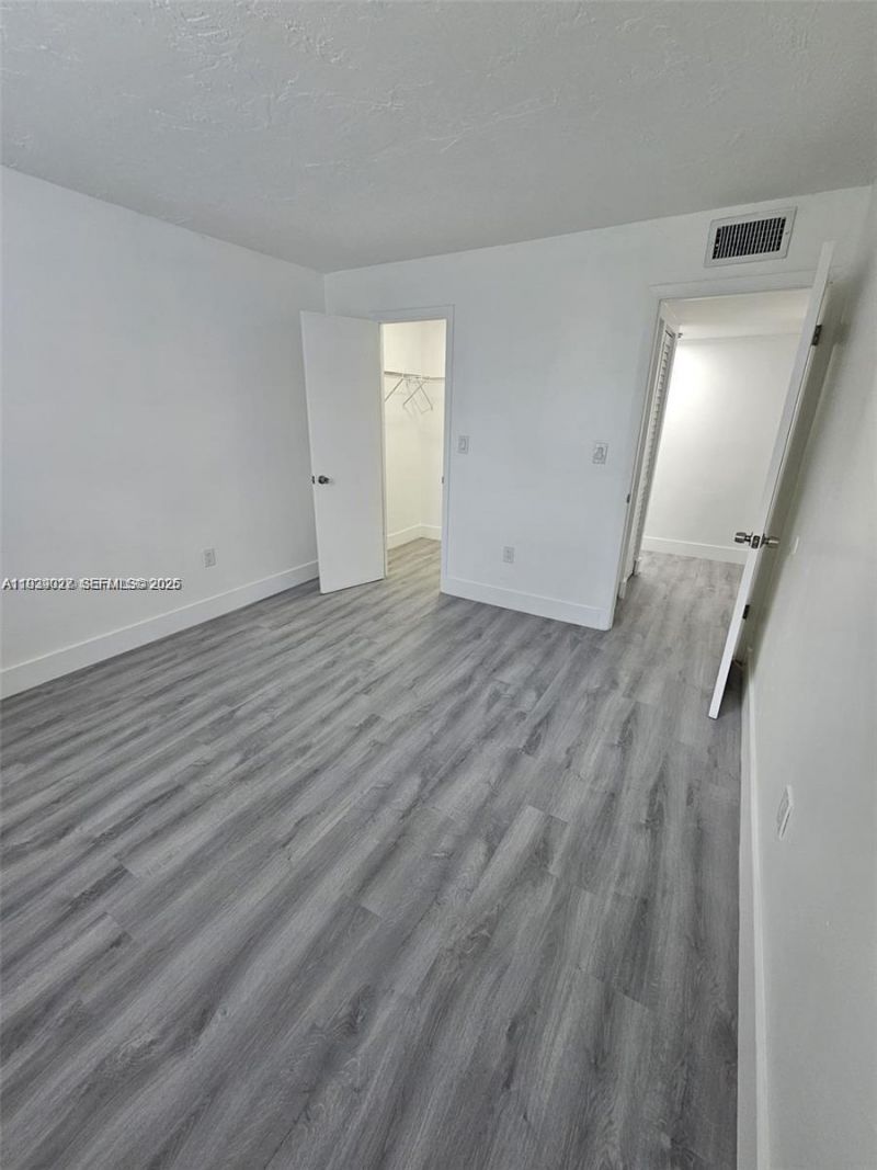 9440 Fontainebleau Blvd, Unit 203, Miami, FL 33172 Photo