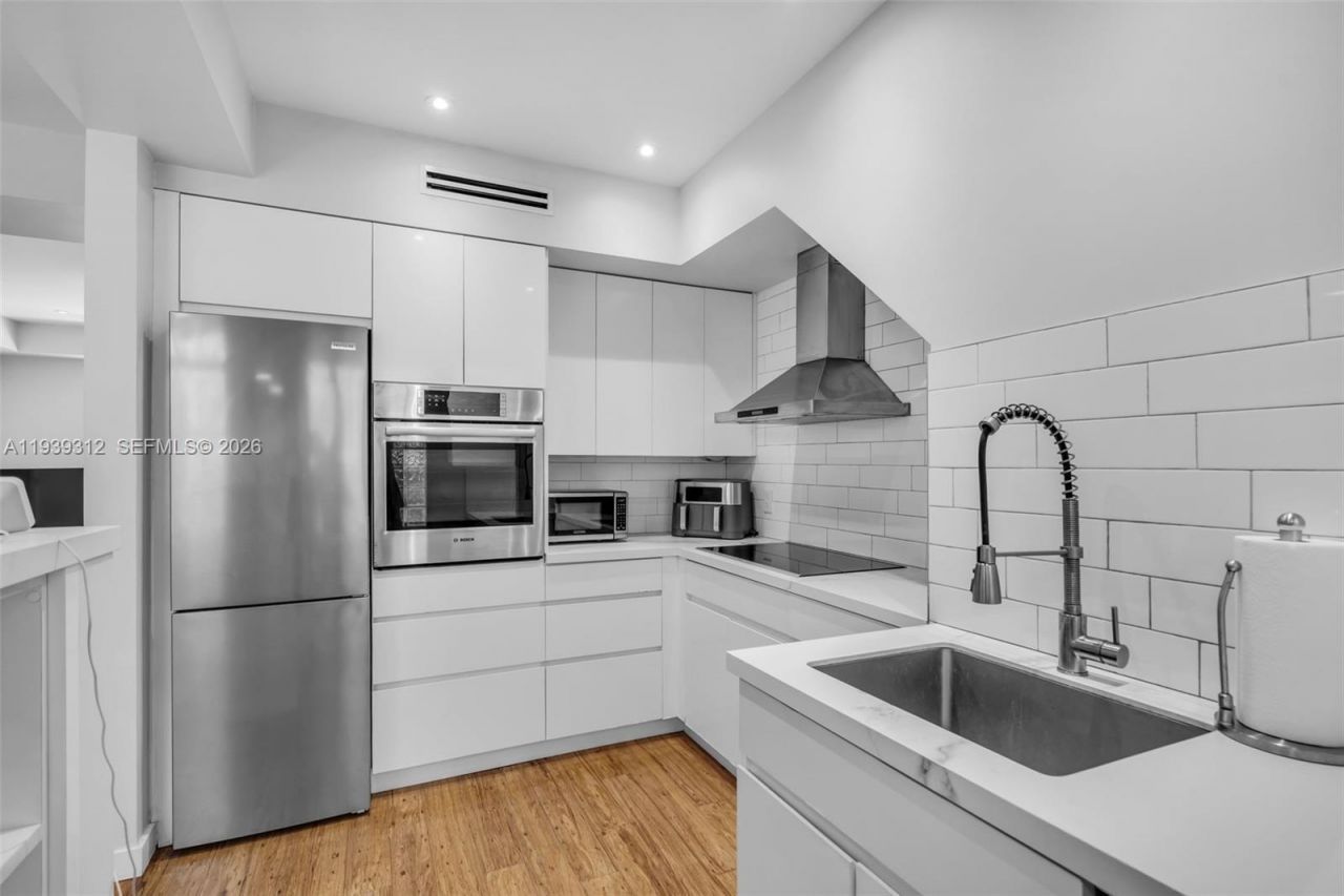 810 11th Street, Unit 102, Miami Beach, FL 33139 Photo