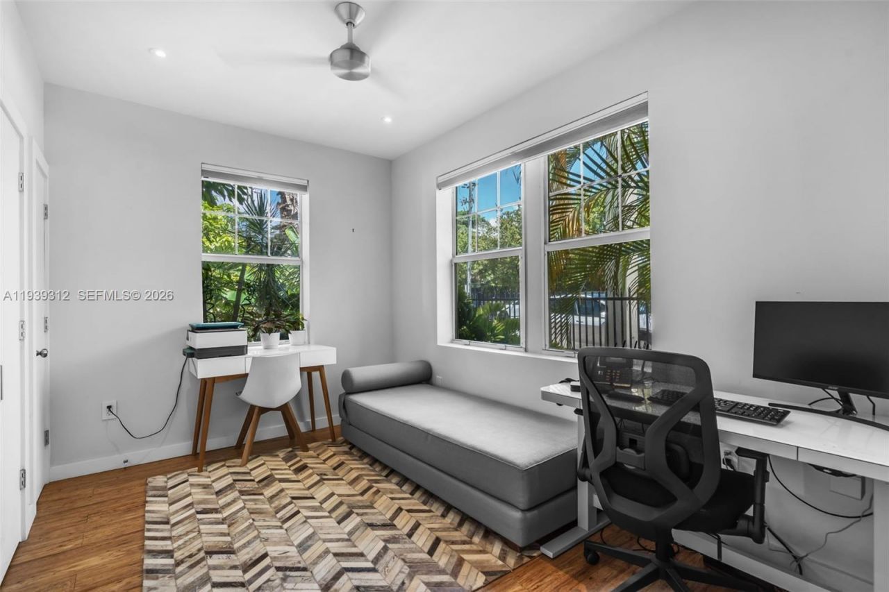 810 11th Street, Unit 102, Miami Beach, FL 33139 Photo