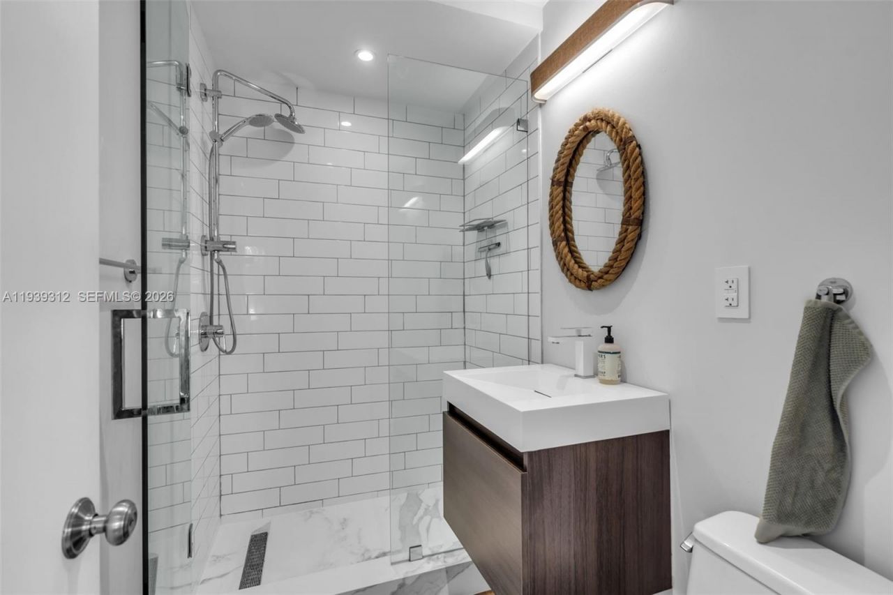 810 11th Street, Unit 102, Miami Beach, FL 33139 Photo