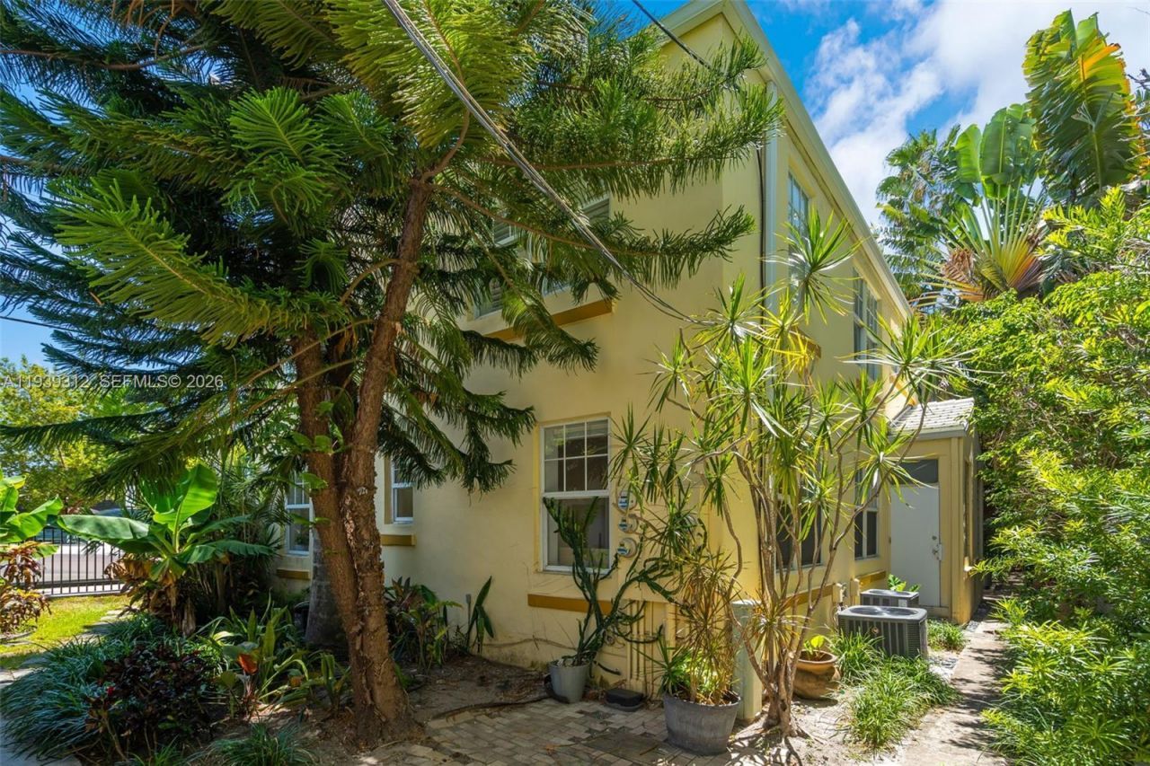 810 11th Street, Unit 102, Miami Beach, FL 33139 Photo