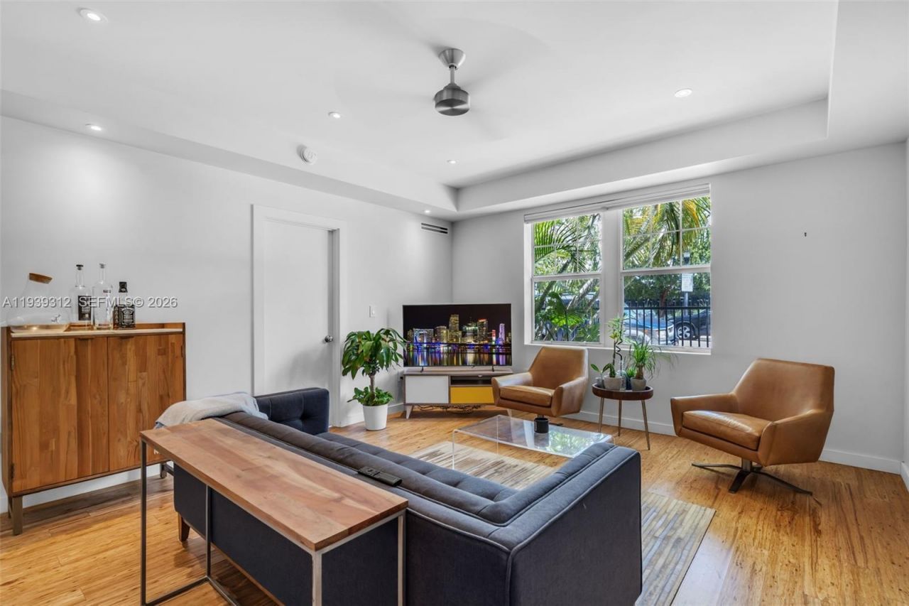 810 11th Street, Unit 102, Miami Beach, FL 33139 Photo