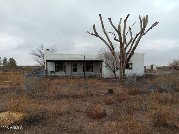 8499 S Schoolhouse Lane, Willcox, AZ 85643