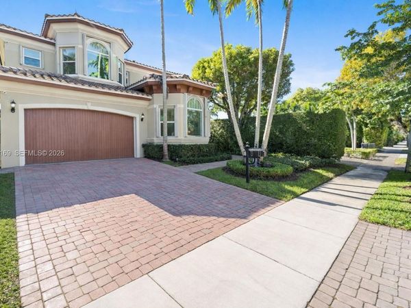 1490 Cleveland Rd, Miami Beach, FL 33141