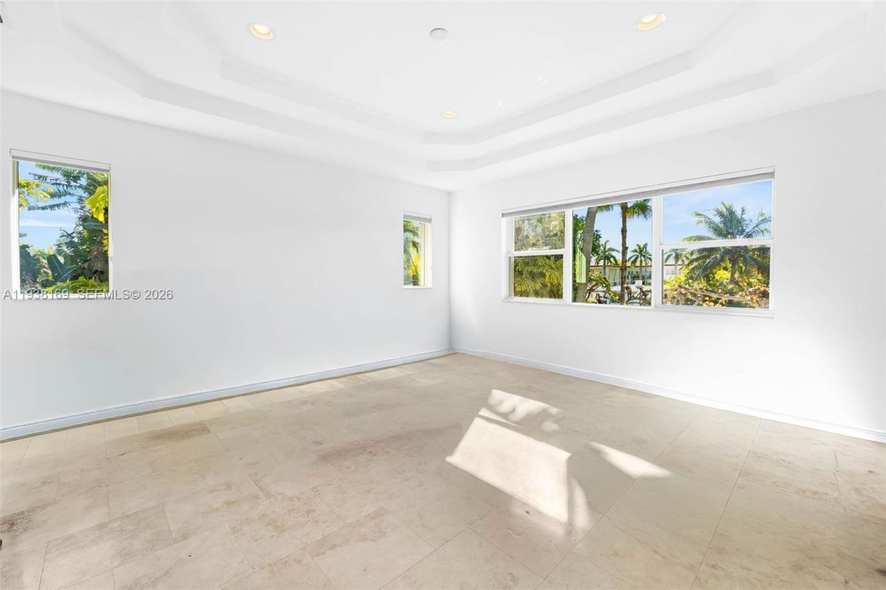 1490 Cleveland Rd, Miami Beach, FL 33141 Photo