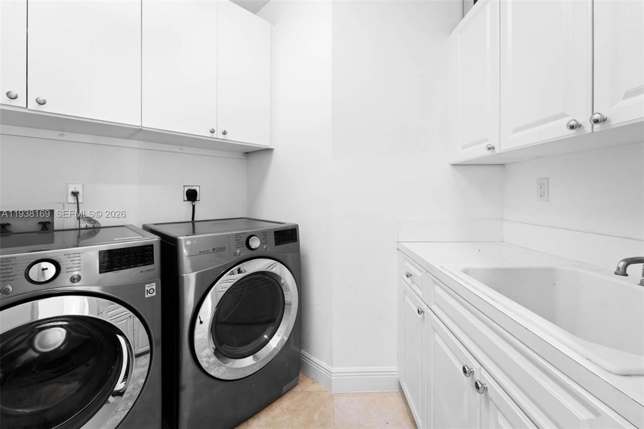 1490 Cleveland Rd, Miami Beach, FL 33141 Photo