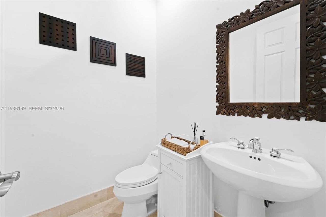 1490 Cleveland Rd, Miami Beach, FL 33141 Photo