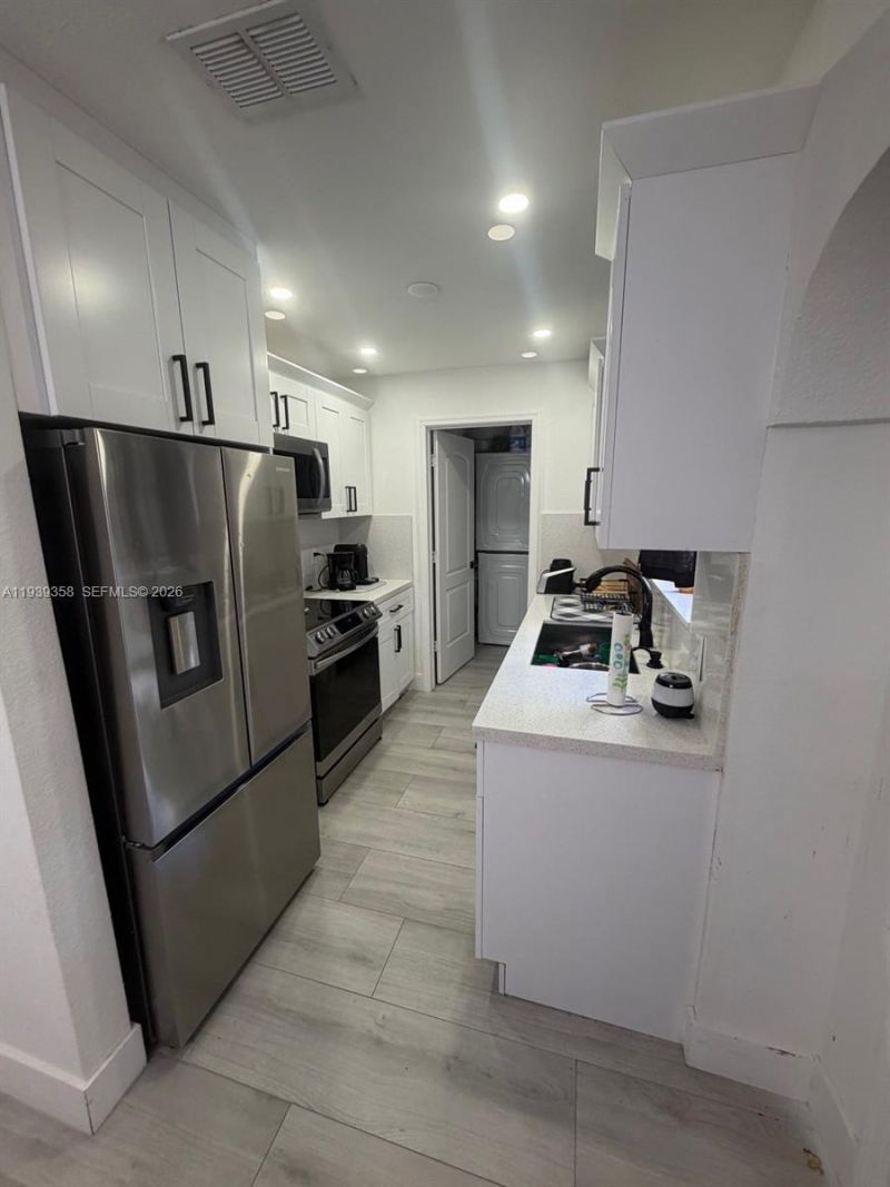 660 SW 30th Ter, Fort Lauderdale, FL 33312 Photo