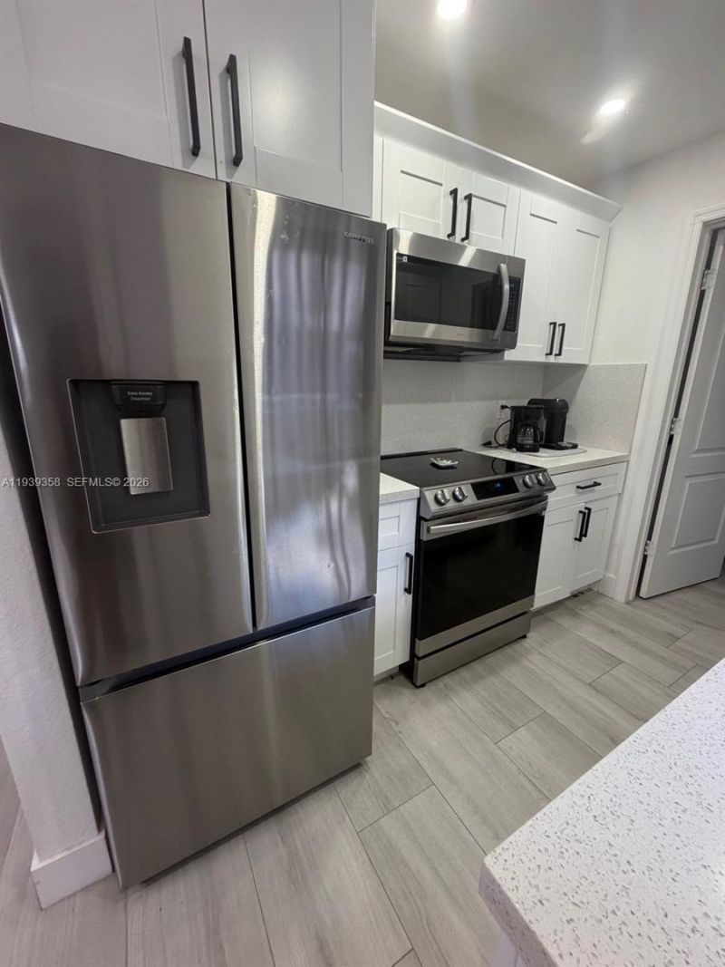 660 SW 30th Ter, Fort Lauderdale, FL 33312 Photo