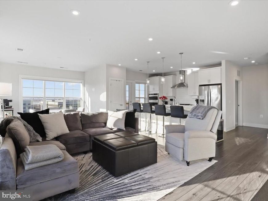 100 Saint Ives Place, Unit 402, Oxon Hill, MD 20745 Main Photo