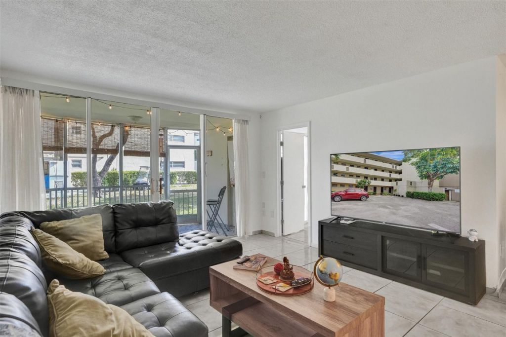 1690 NE 191st Street, Unit 112-1, Miami, FL 33179 Photo