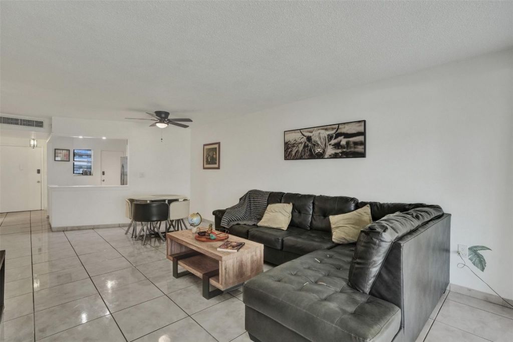 1690 NE 191st Street, Unit 112-1, Miami, FL 33179 Photo