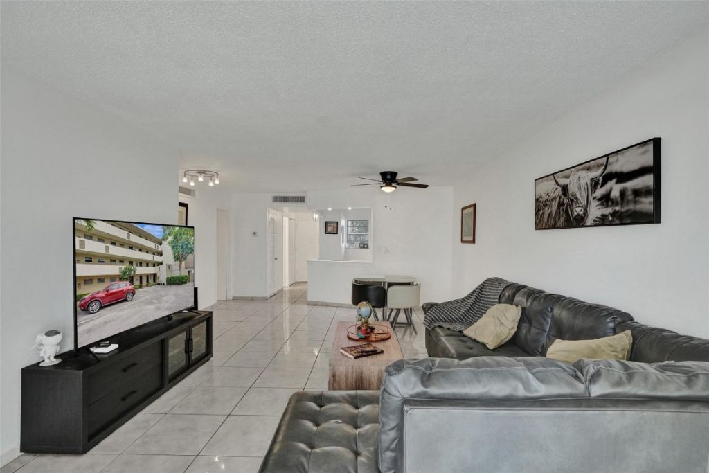 1690 NE 191st Street, Unit 112-1, Miami, FL 33179 Photo