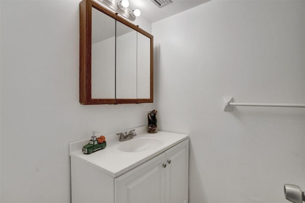 1690 NE 191st Street, Unit 112-1, Miami, FL 33179 Photo